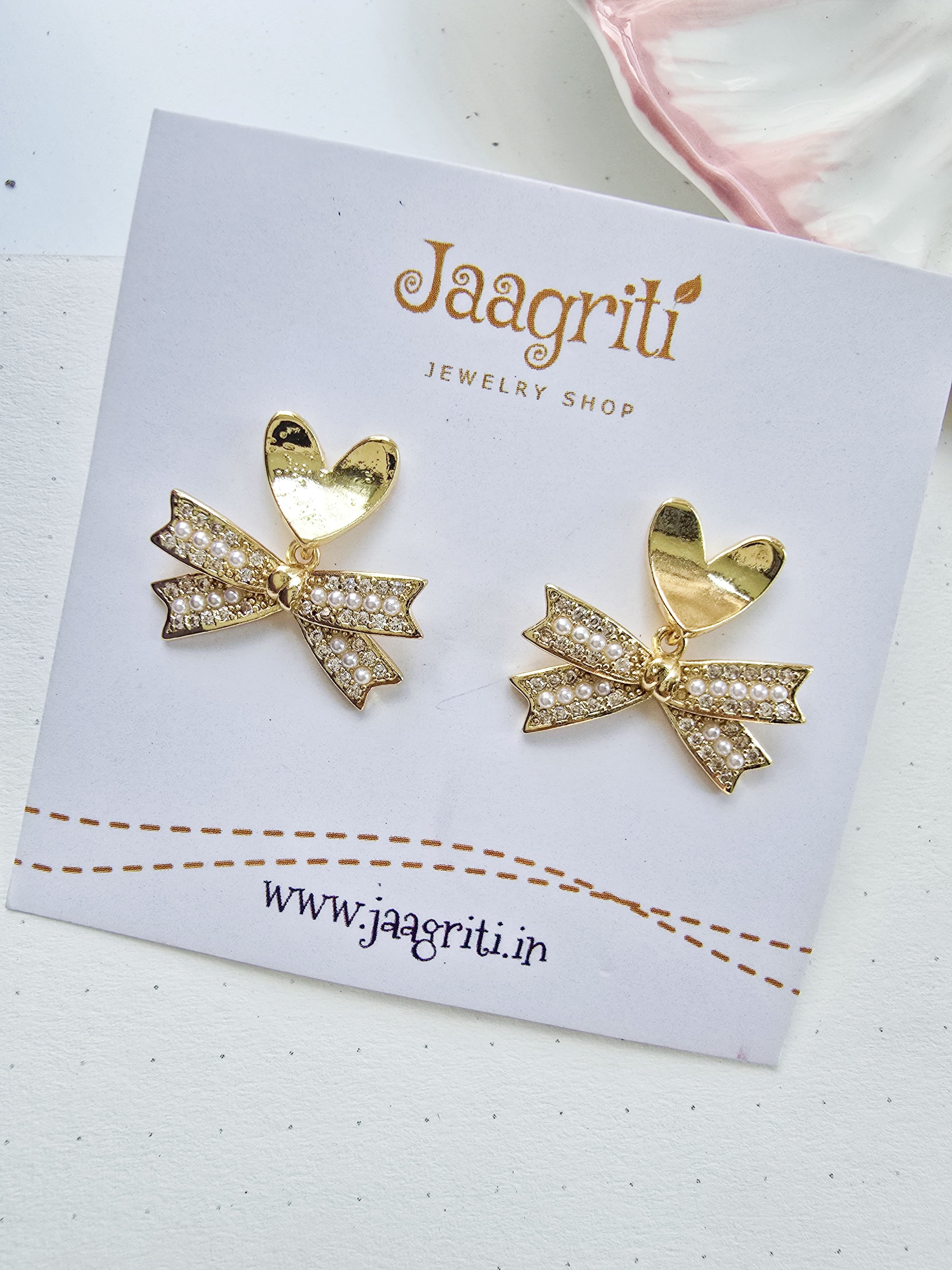 Anti-Tarnish Heart stud Earring  enmode lifestyle