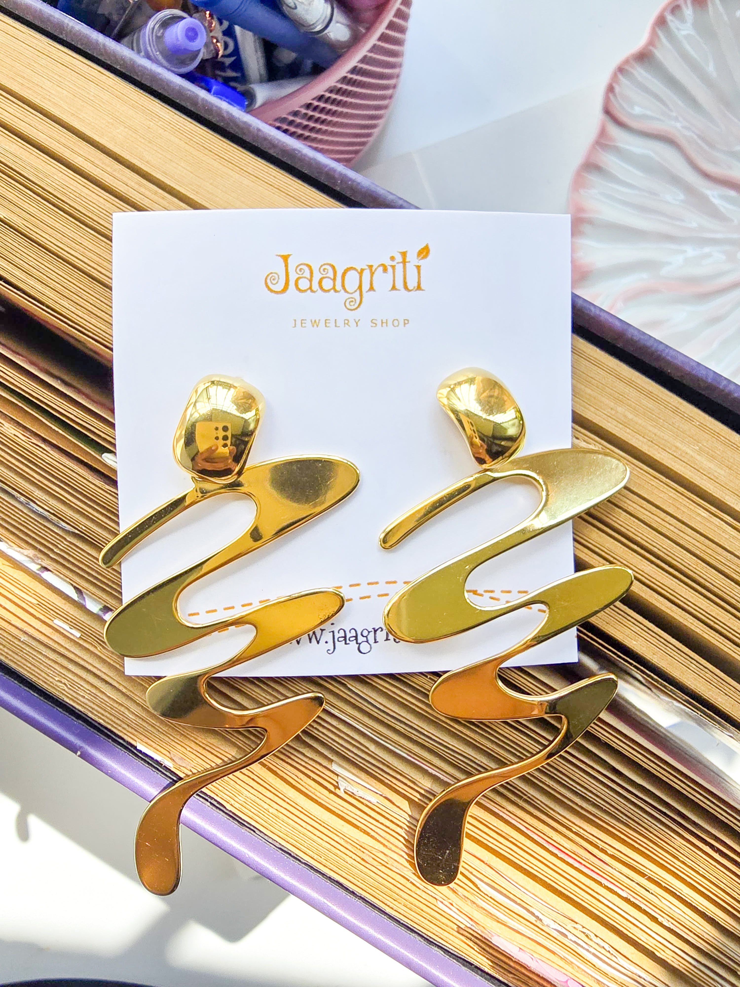 Twist & Shine Earrings